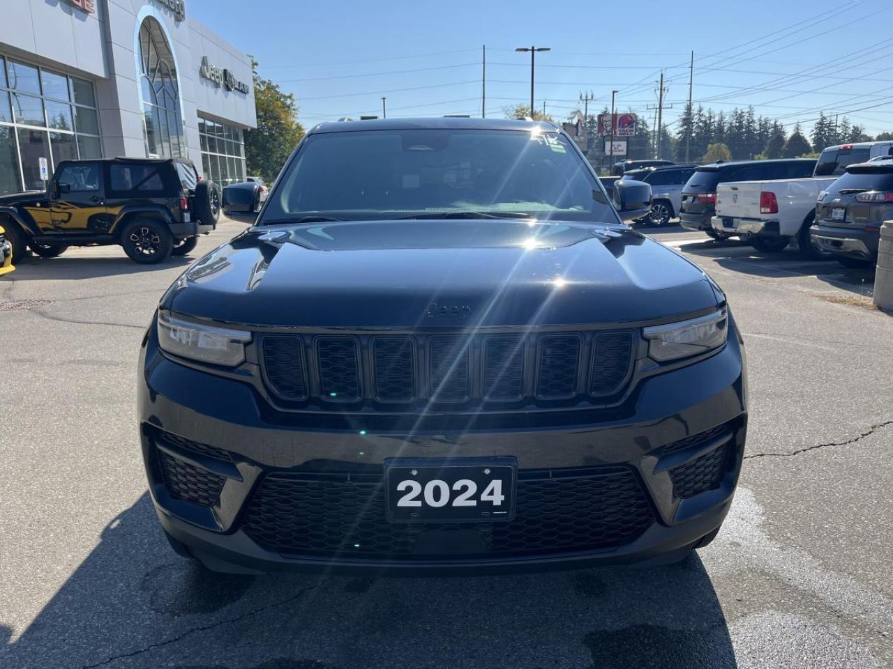 2024 Jeep Grand Cherokee ALTITUDE 4X4 Photo