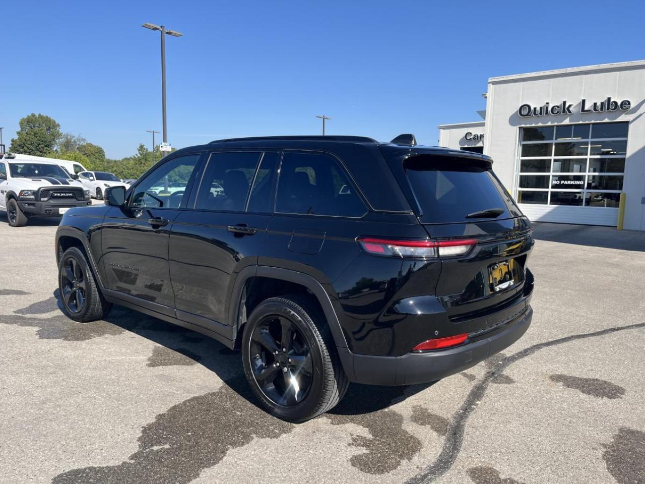 2024 Jeep Grand Cherokee ALTITUDE 4X4 Photo3