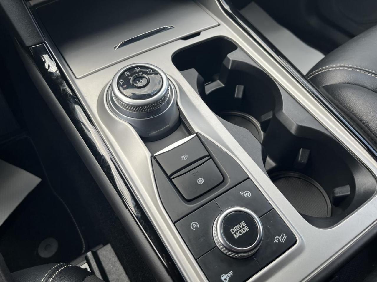 2021 Ford Explorer ST 4WD Photo