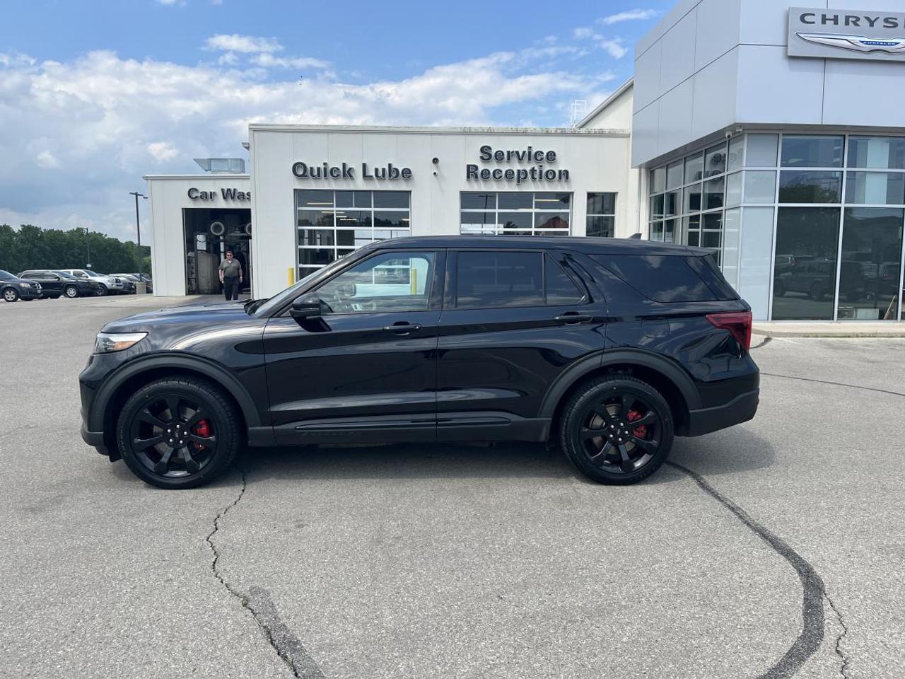 2021 Ford Explorer ST 4WD Photo2