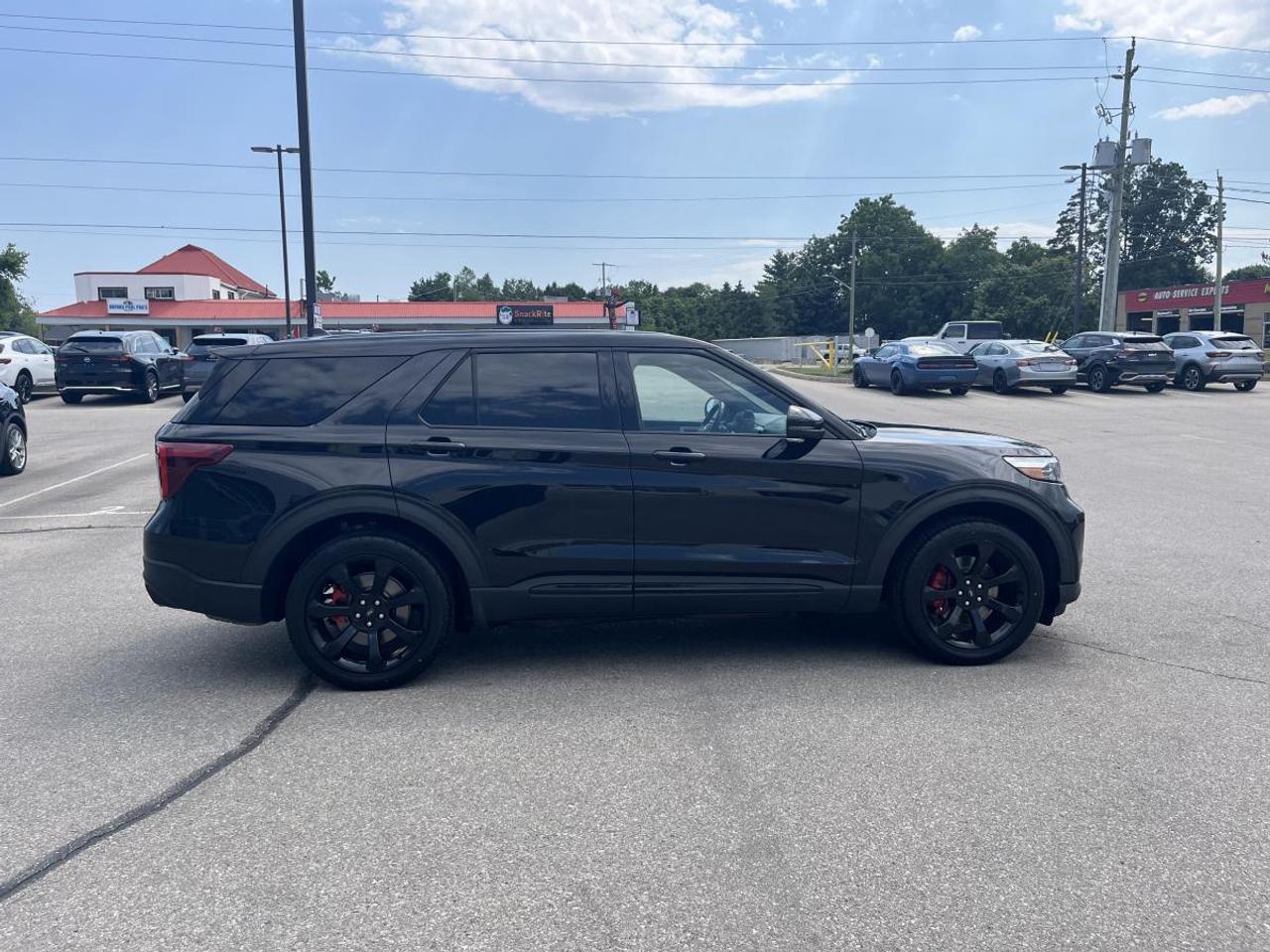 2021 Ford Explorer ST 4WD Photo