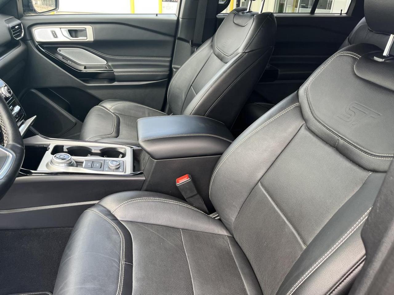 2021 Ford Explorer ST 4WD Photo