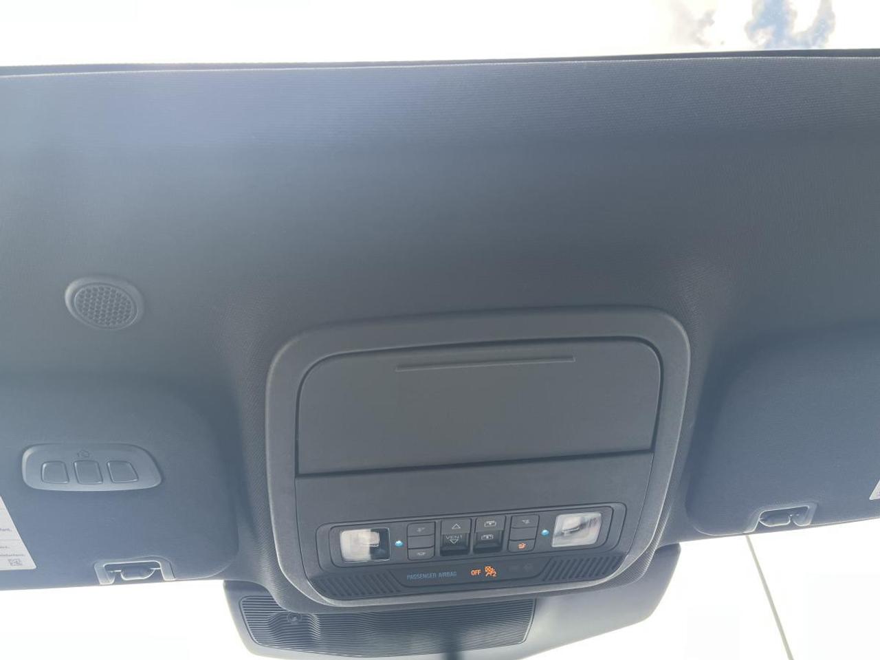 2021 Ford Explorer ST 4WD Photo