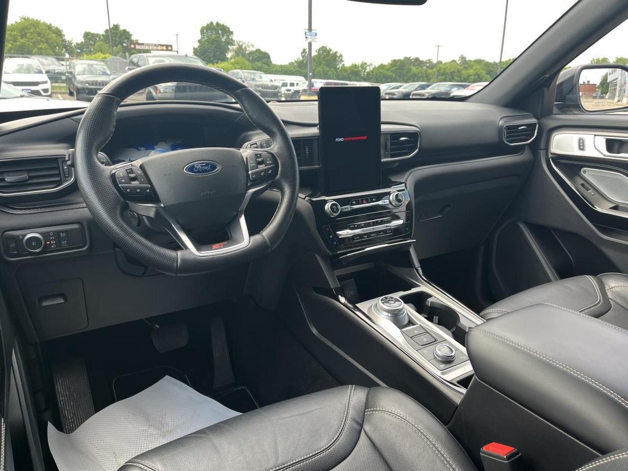 2021 Ford Explorer ST 4WD Photo