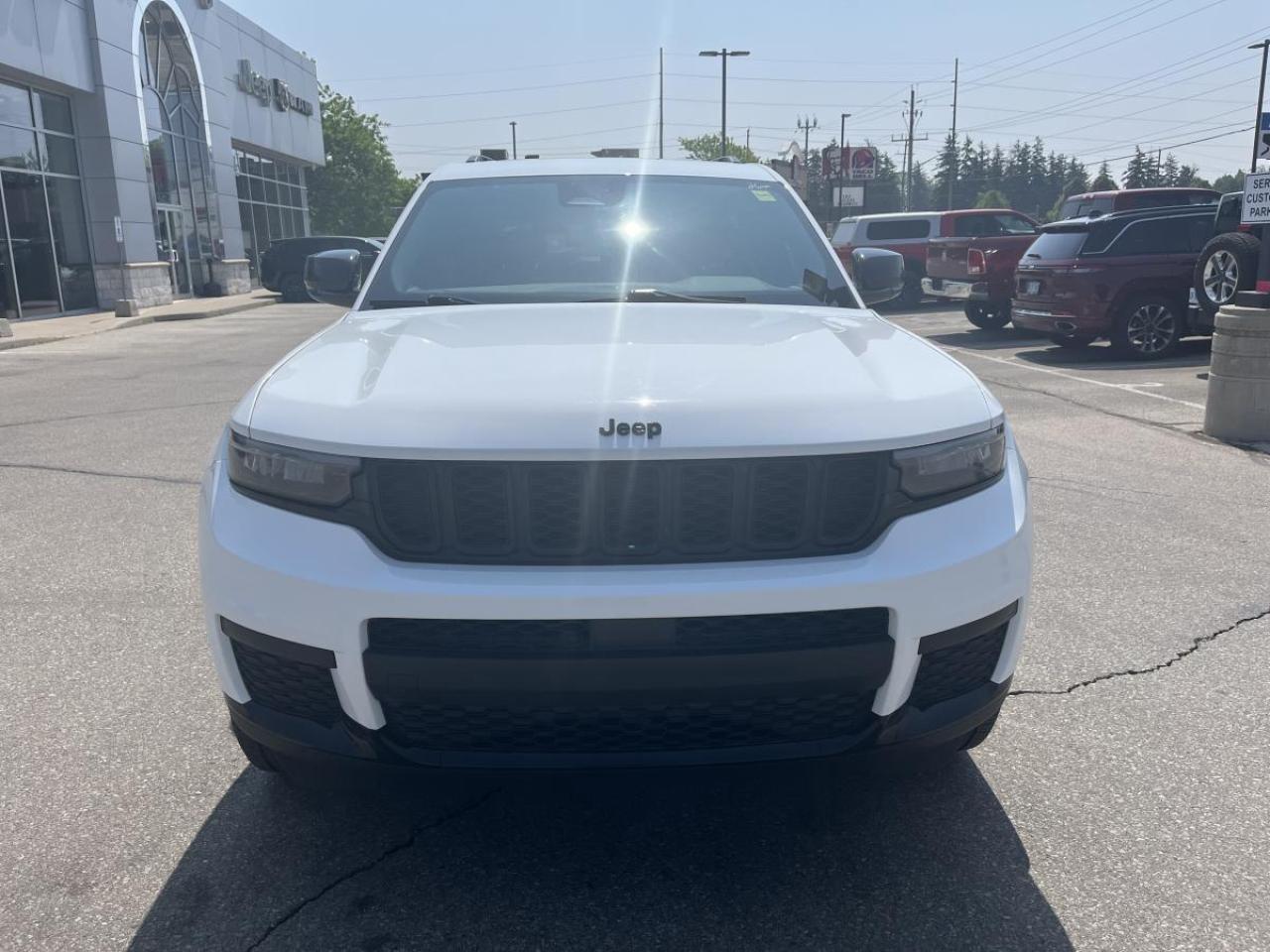 2024 Jeep Grand Cherokee L ALTITUDE 4X4 Photo