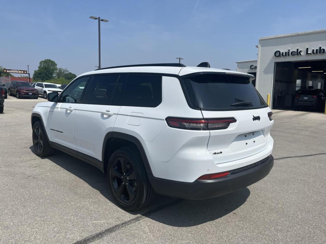 2024 Jeep Grand Cherokee L ALTITUDE 4X4 Photo