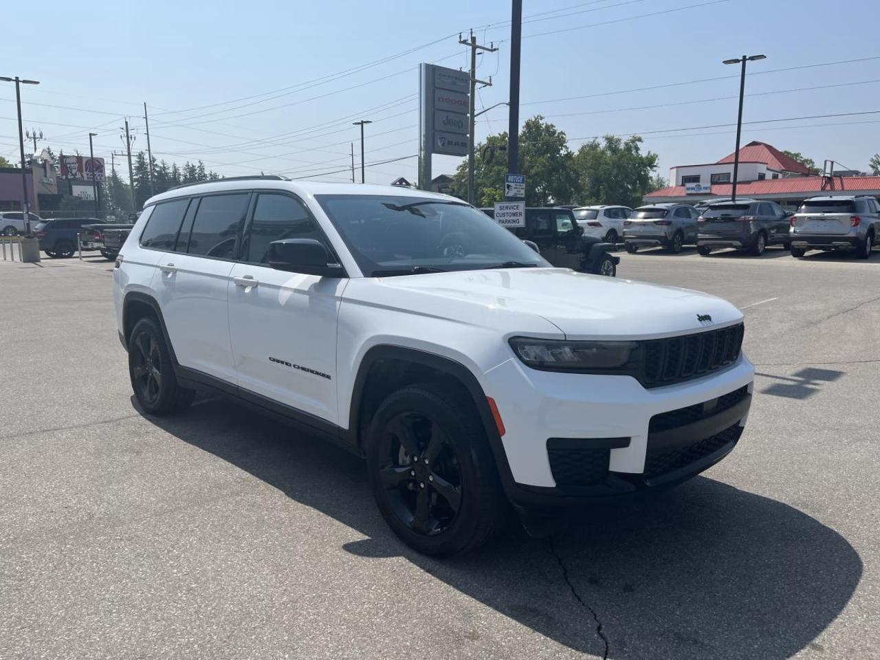 2024 Jeep Grand Cherokee L ALTITUDE 4X4 Photo