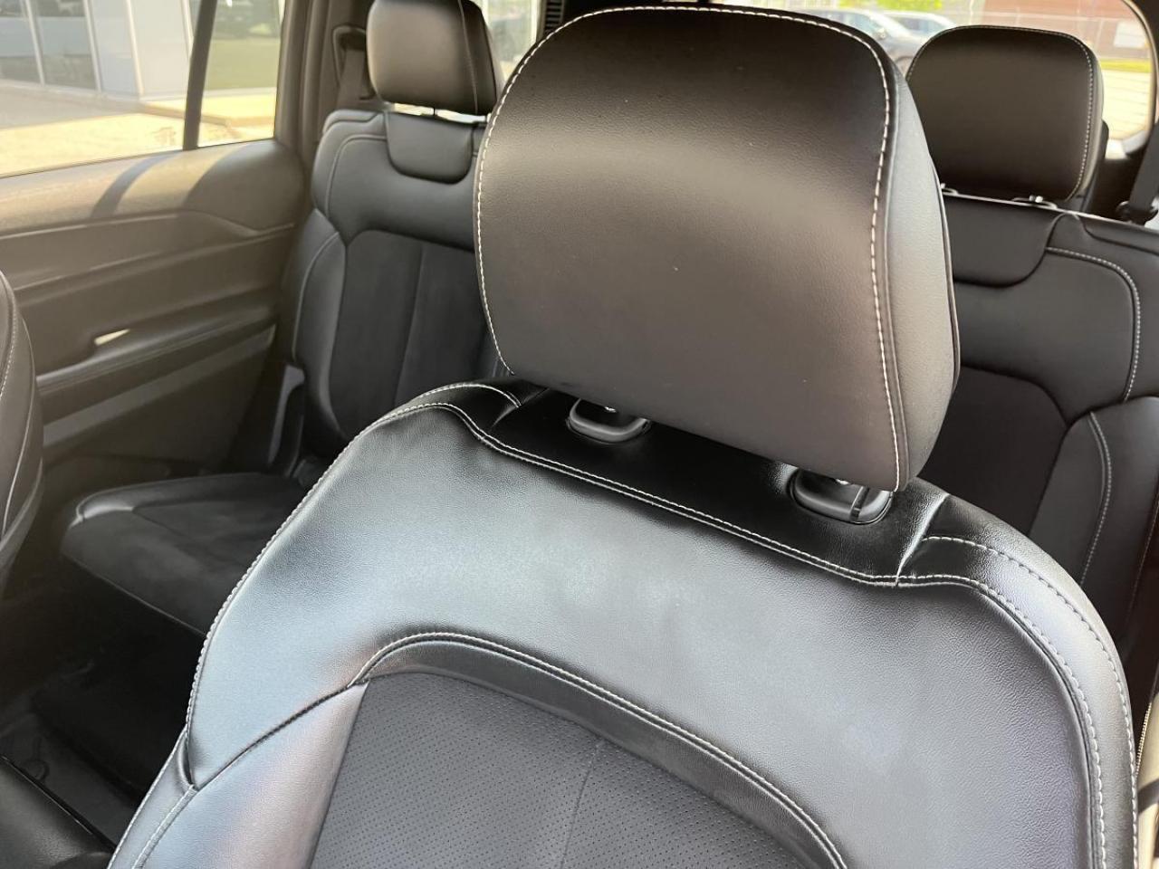 2024 Jeep Grand Cherokee L ALTITUDE 4X4 Photo