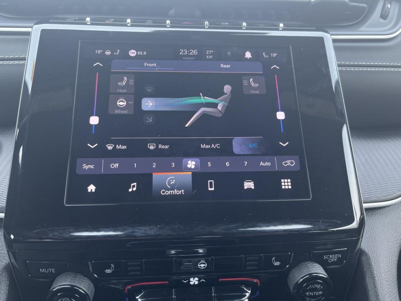 2024 Jeep Grand Cherokee L ALTITUDE 4X4 Photo