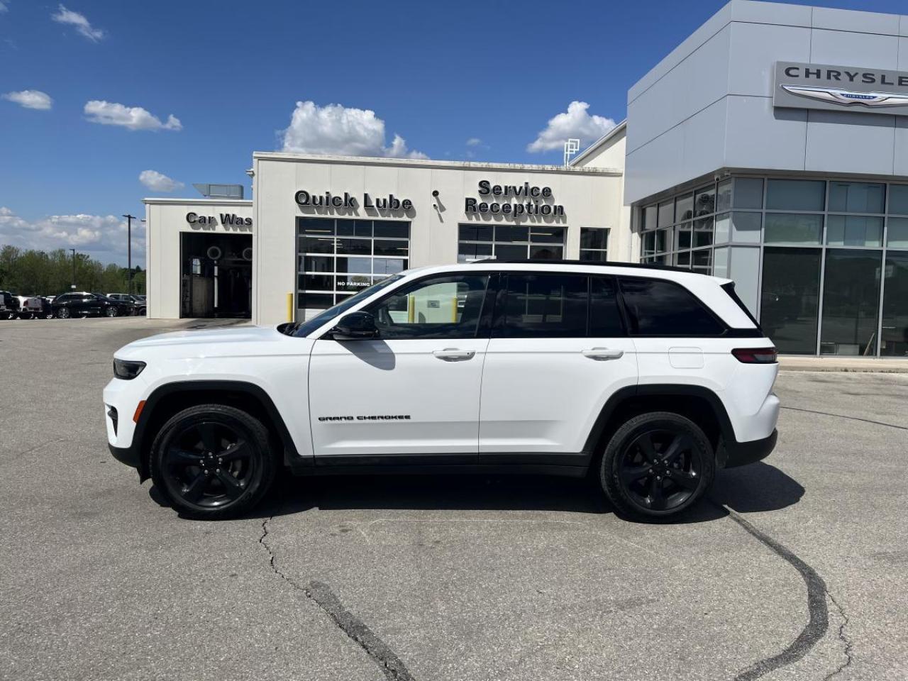 2023 Jeep Grand Cherokee ALTITUDE 4X4 Photo