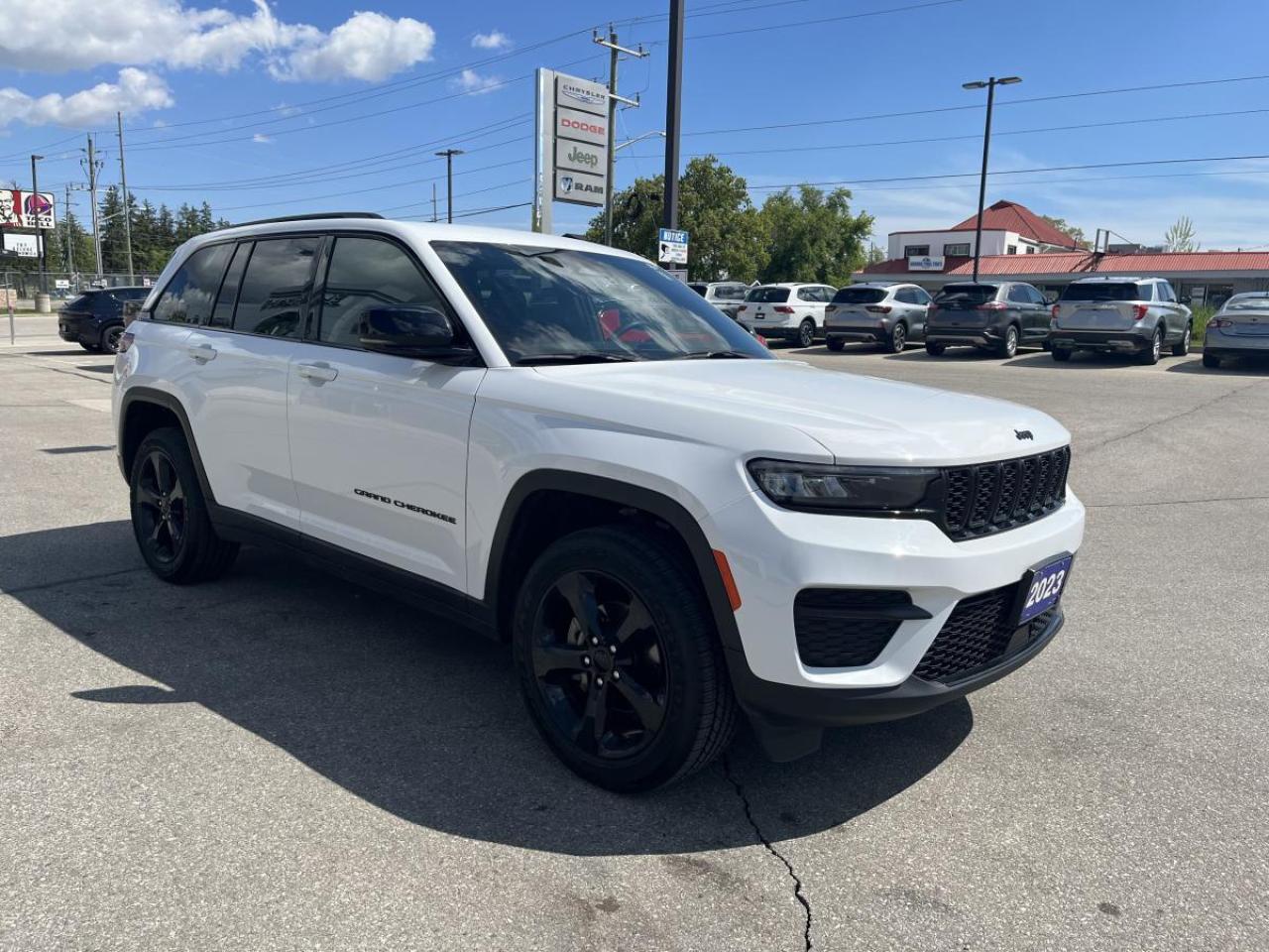 2023 Jeep Grand Cherokee ALTITUDE 4X4 Photo