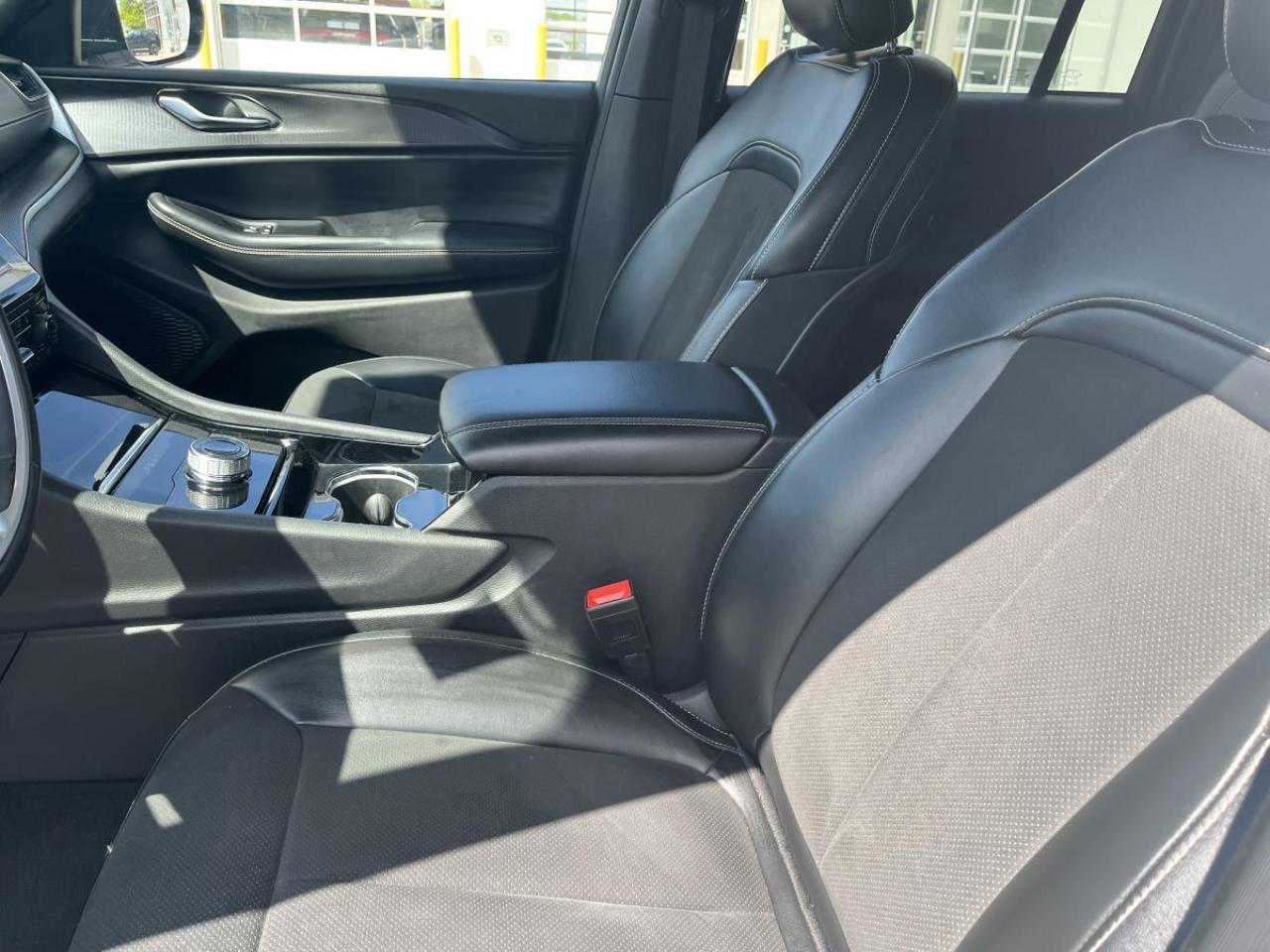 2023 Jeep Grand Cherokee ALTITUDE 4X4 Photo