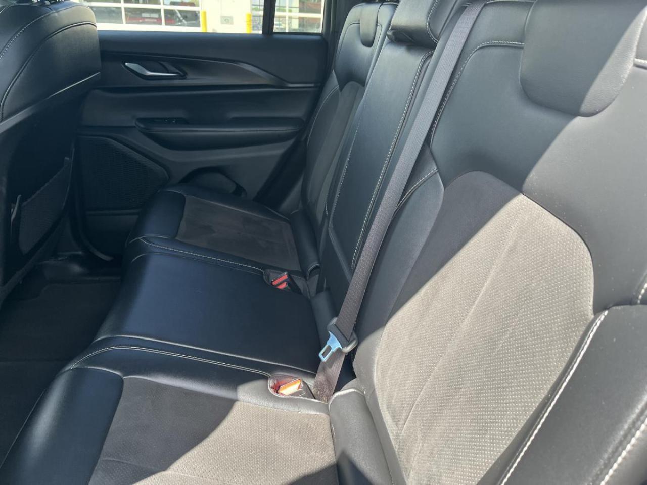 2023 Jeep Grand Cherokee ALTITUDE 4X4 Photo