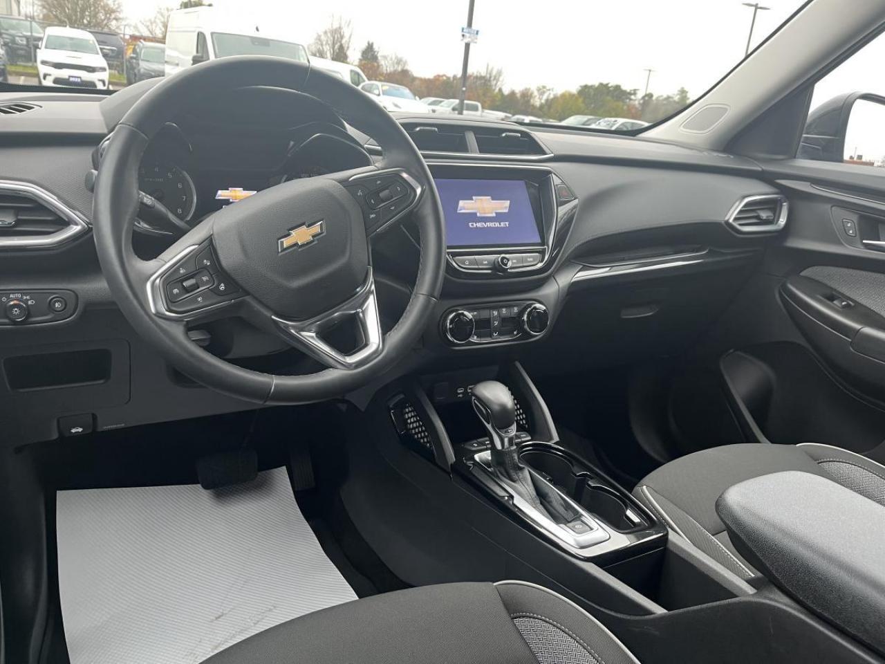 2023 Chevrolet TrailBlazer AWD 4dr LT Photo