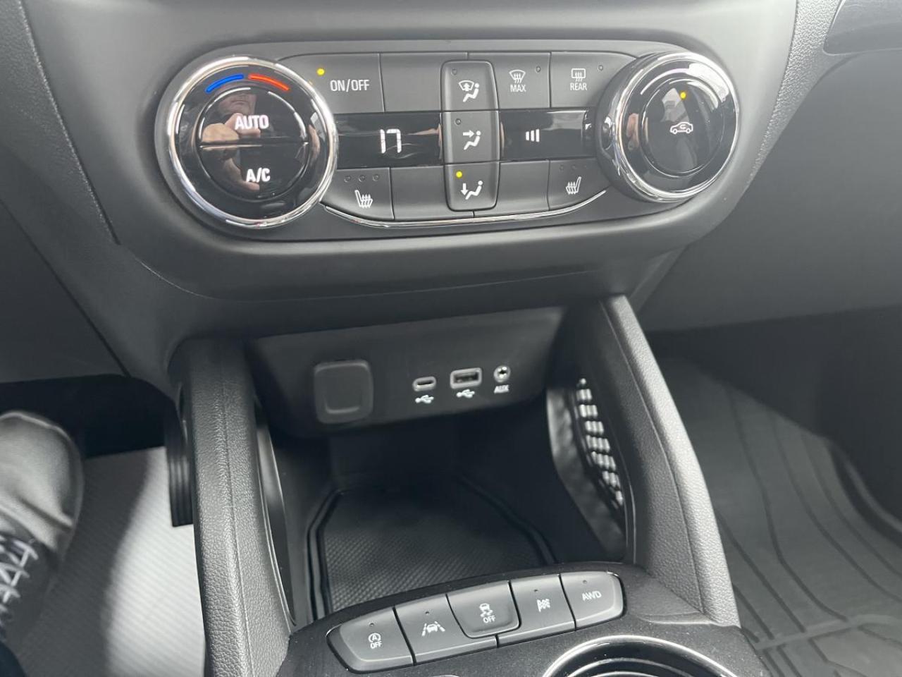 2023 Chevrolet TrailBlazer AWD 4dr LT Photo