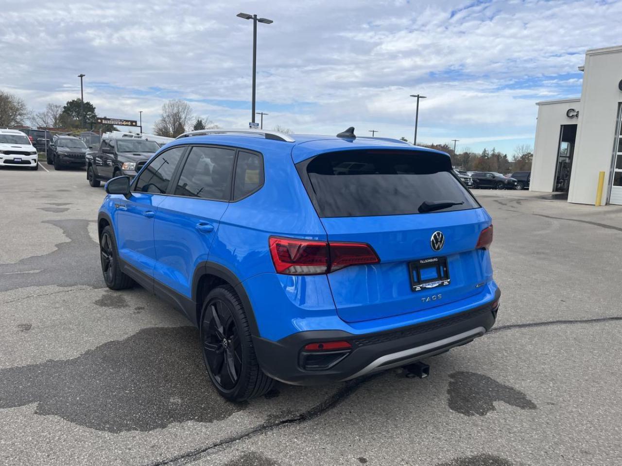 2023 Volkswagen Taos Highline 4MOTION *Ltd Avail* Photo