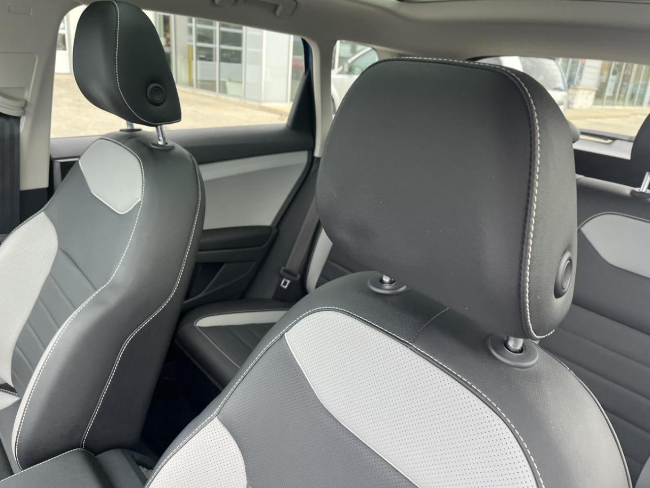 2023 Volkswagen Taos Highline 4MOTION *Ltd Avail* Photo