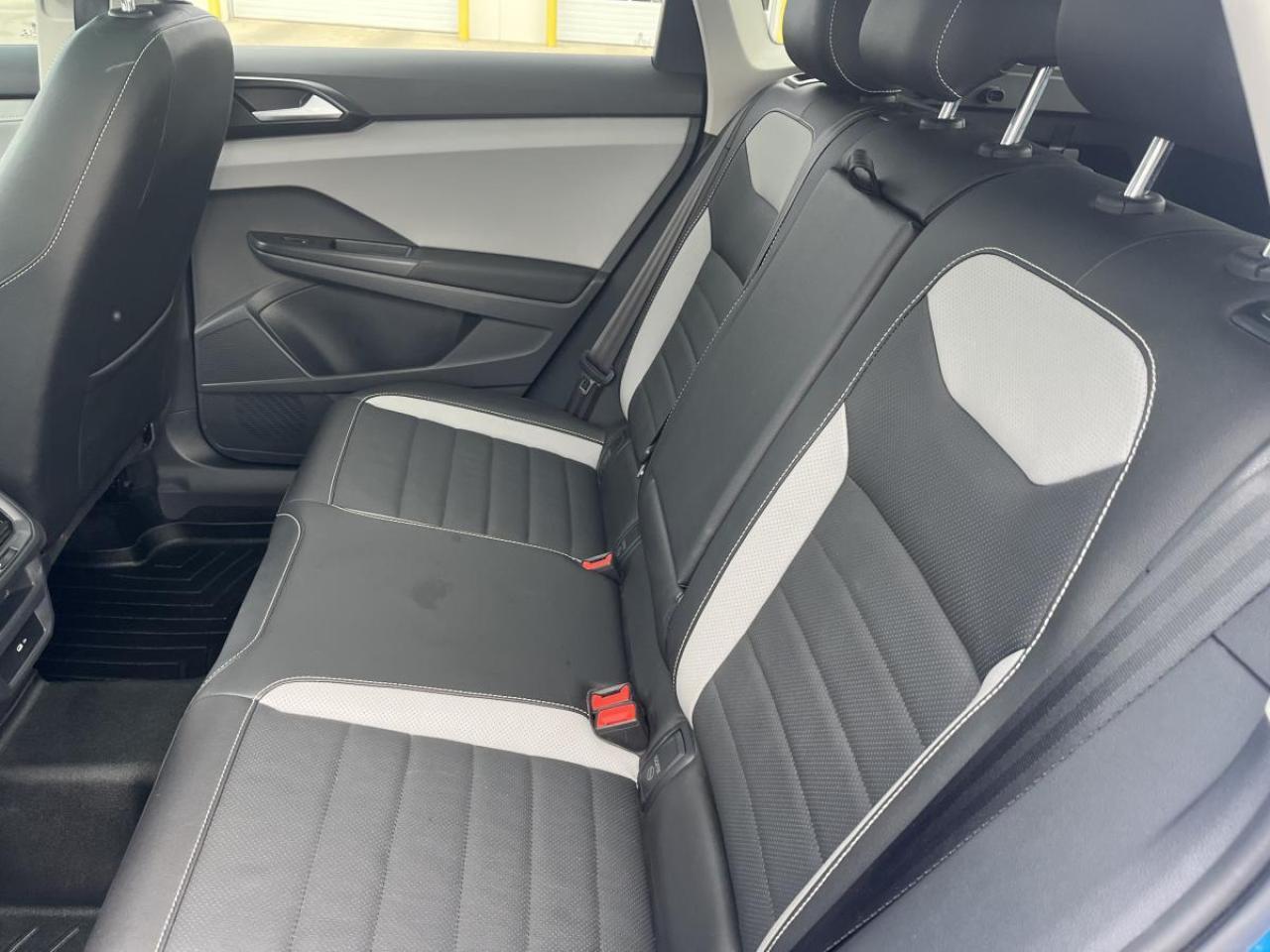 2023 Volkswagen Taos Highline 4MOTION *Ltd Avail* Photo