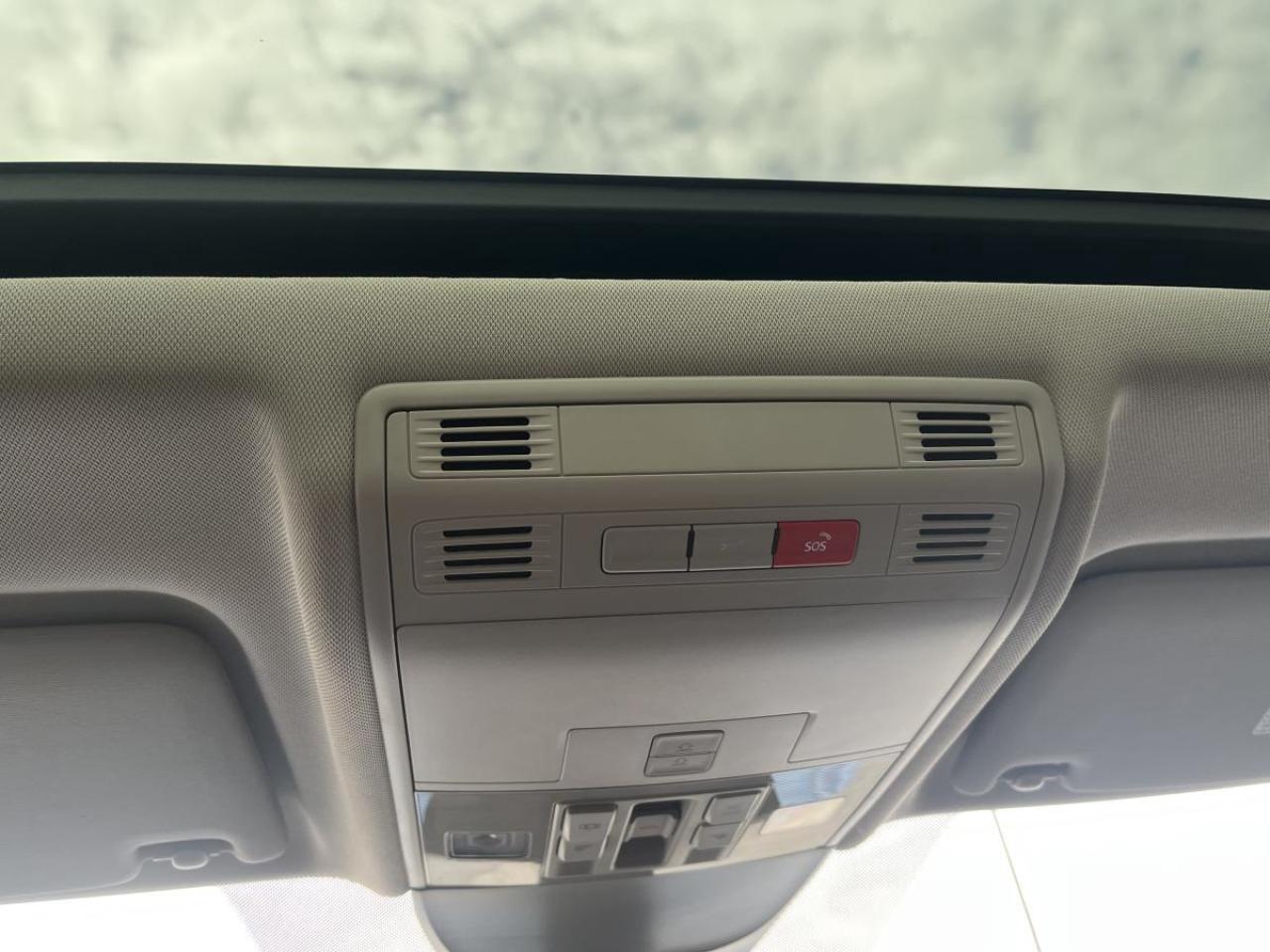 2023 Volkswagen Taos Highline 4MOTION *Ltd Avail* Photo