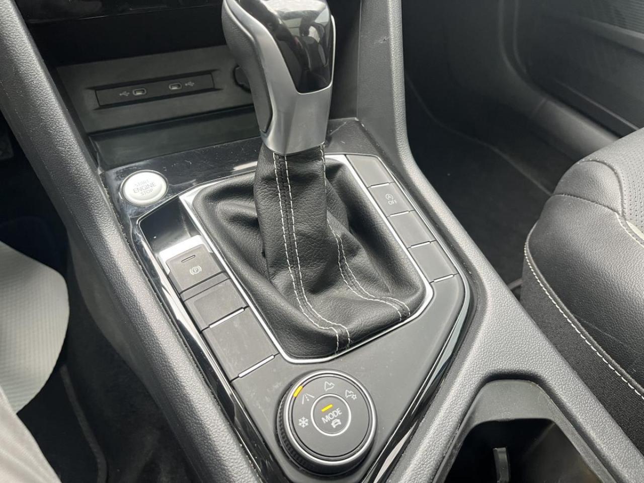 2023 Volkswagen Taos Highline 4MOTION *Ltd Avail* Photo