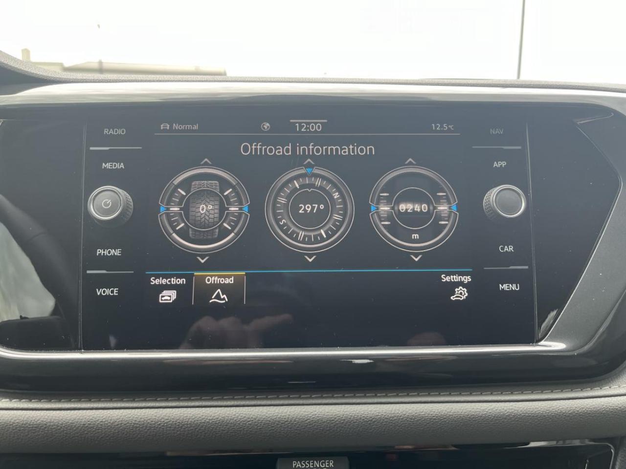 2023 Volkswagen Taos Highline 4MOTION *Ltd Avail* Photo