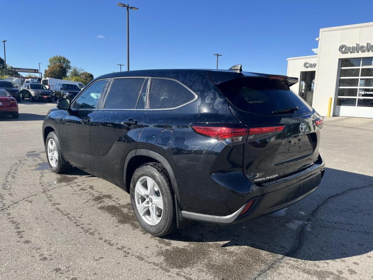 2023 Toyota Highlander LE AWD Photo