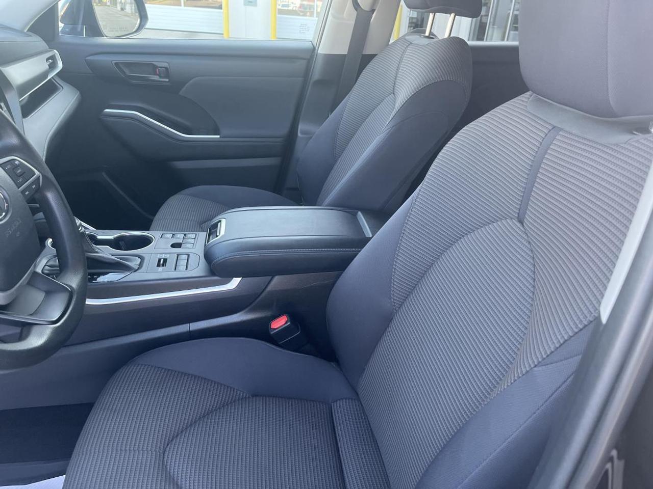 2023 Toyota Highlander LE AWD @ 3.99% for 60 mo Photo