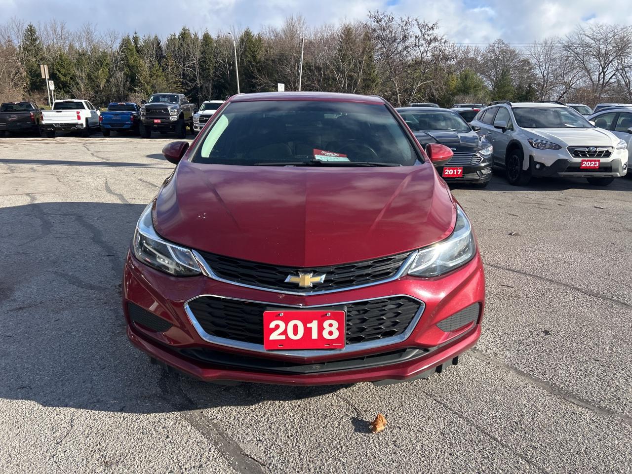 2018 Chevrolet Cruze MANUAL TRANSMISSION, BACK UP CAM, HEATED CLOTH! Photo2