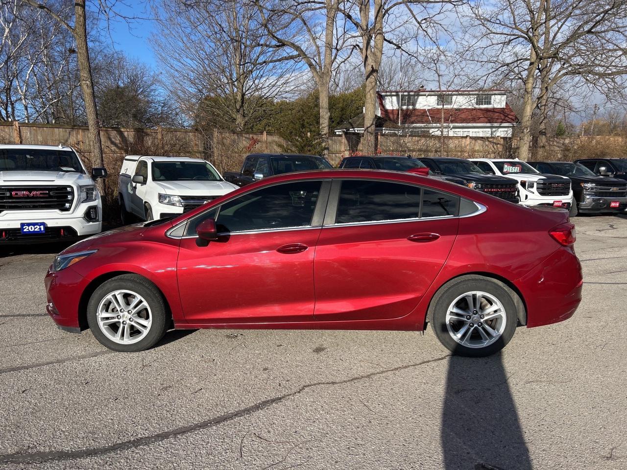 2018 Chevrolet Cruze MANUAL TRANSMISSION, BACK UP CAM, HEATED CLOTH! Photo