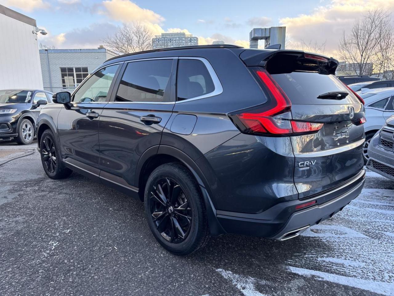 2024 Honda CR-V Hybrid Touring Honda Certified 7YR/160K Warranty Photo3