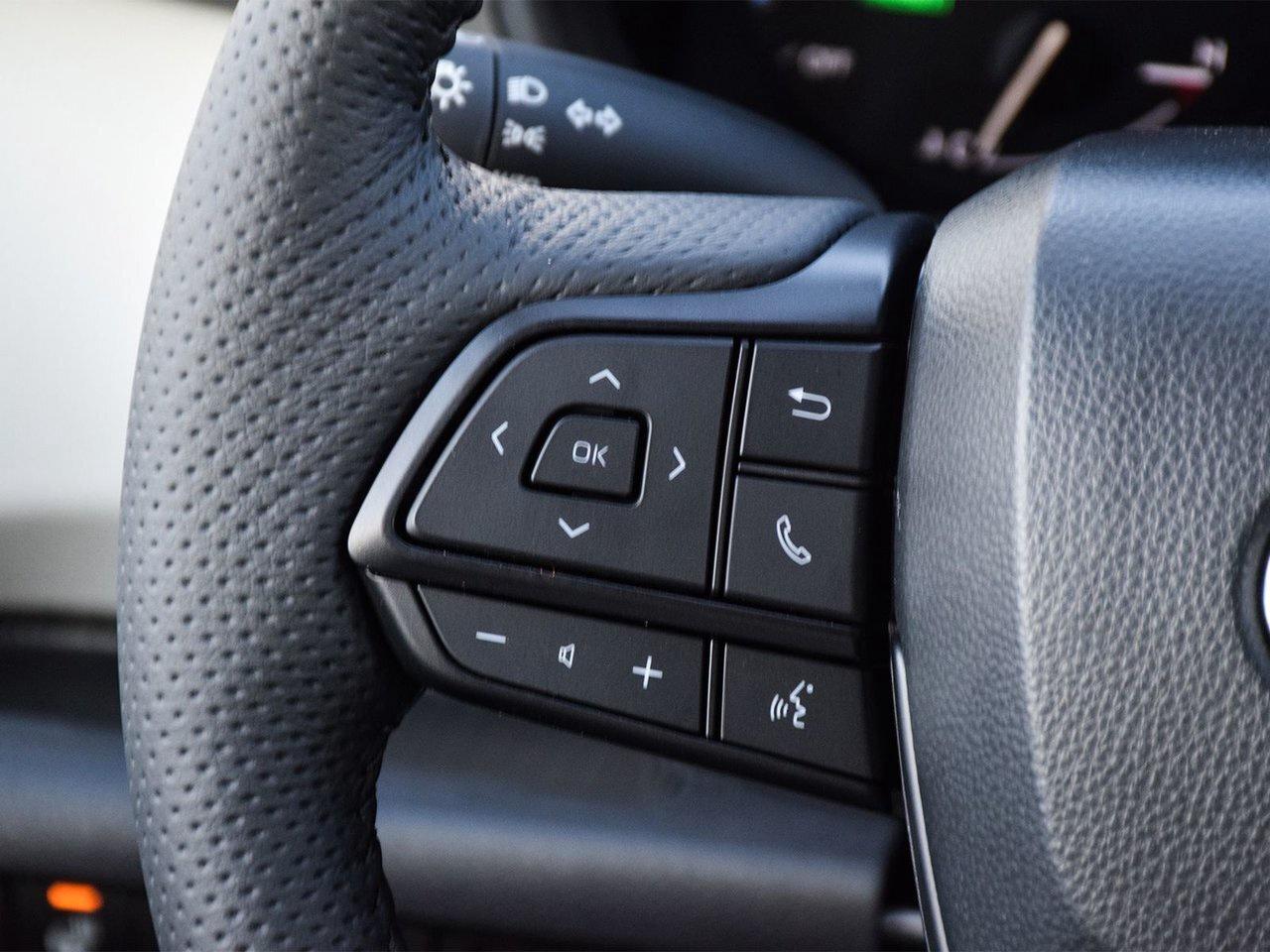 2025 Toyota Sienna LE Finance Discount $1500 Applied Photo