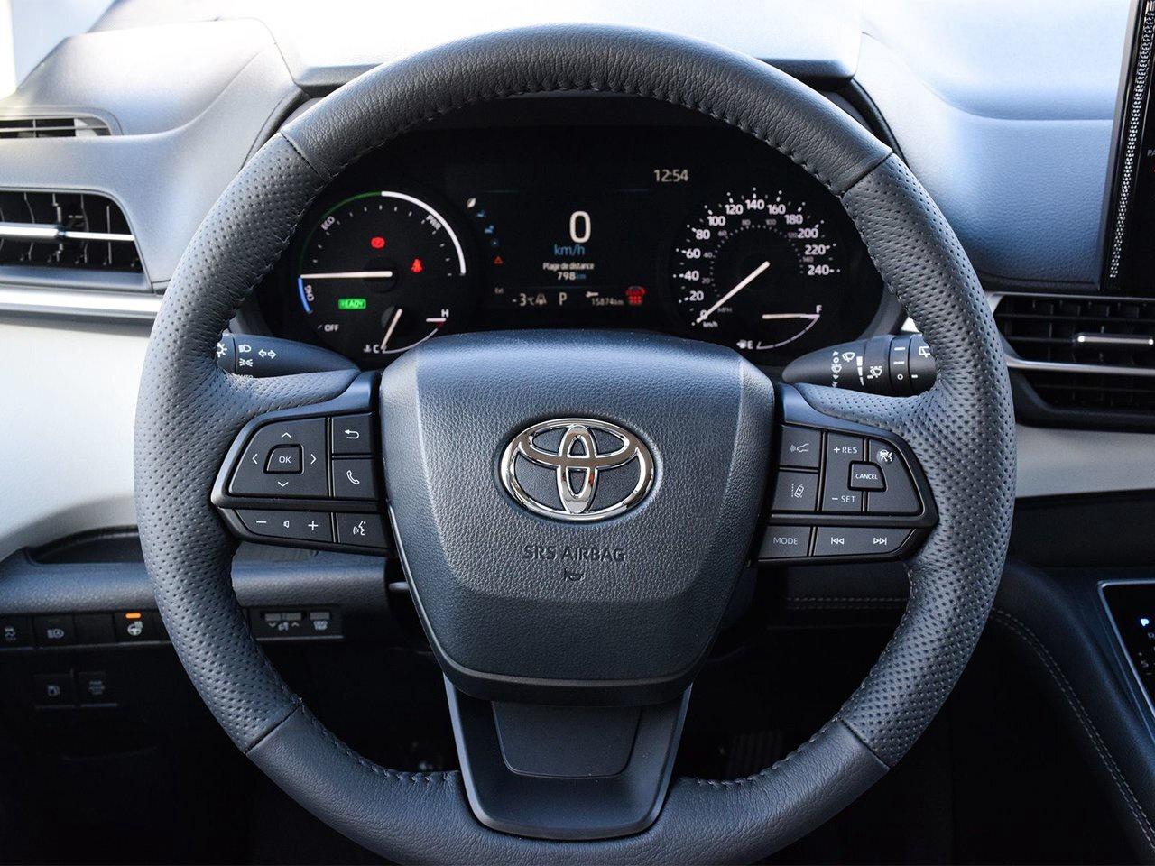 2025 Toyota Sienna LE Finance Discount $1500 Applied Photo