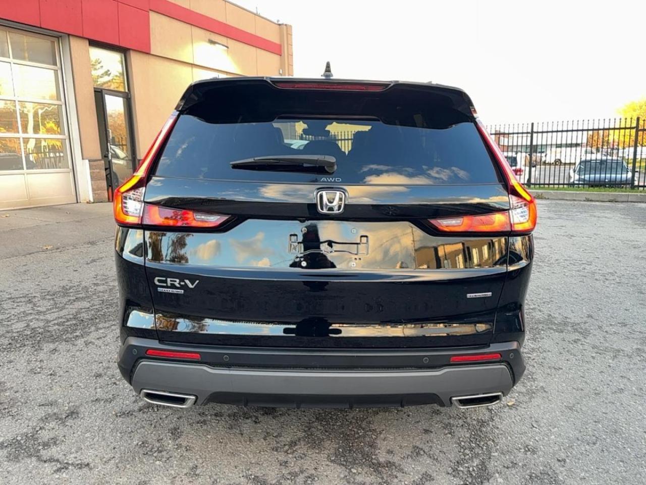 2024 Honda CR-V Hybrid Touring Honda Certified 7YR/160K Warranty Photo