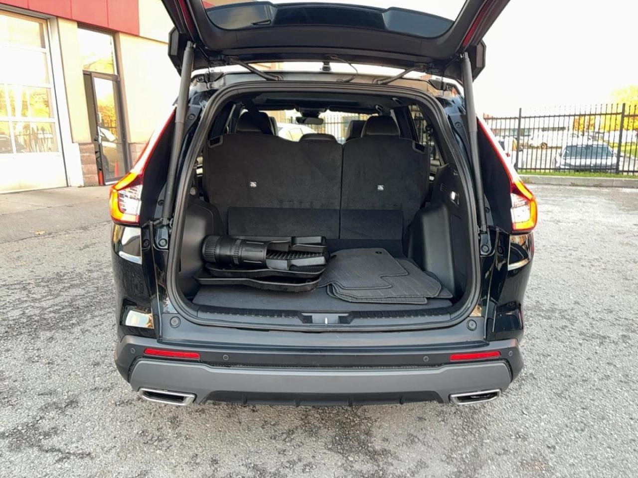 2024 Honda CR-V Hybrid Touring Honda Certified 7YR/160K Warranty Photo