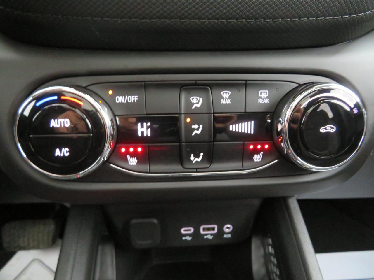 2023 Chevrolet TrailBlazer AWD 4dr LT Photo