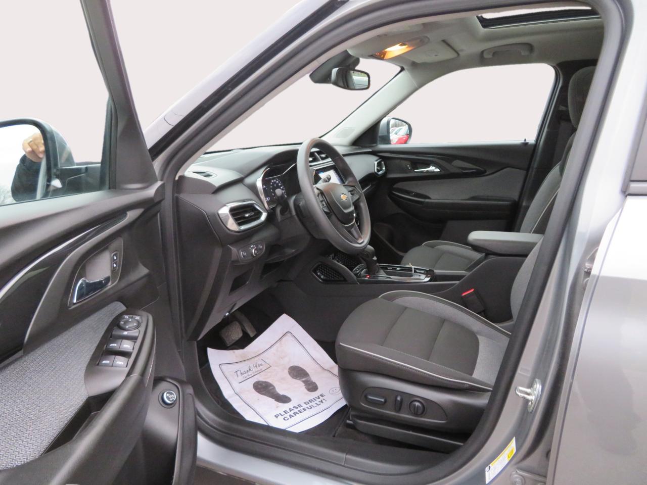 2023 Chevrolet TrailBlazer AWD 4dr LT Photo