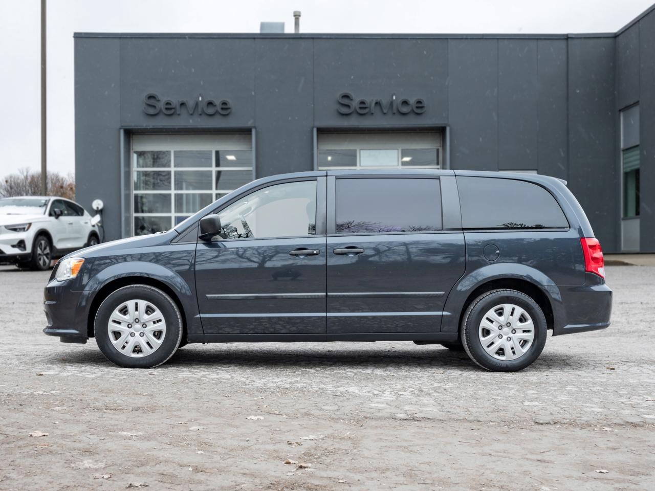 2014 Dodge Grand Caravan 4dr Wgn SE   ONE OWNER   SAFETY CERTIFIED \ LOW KM Photo2