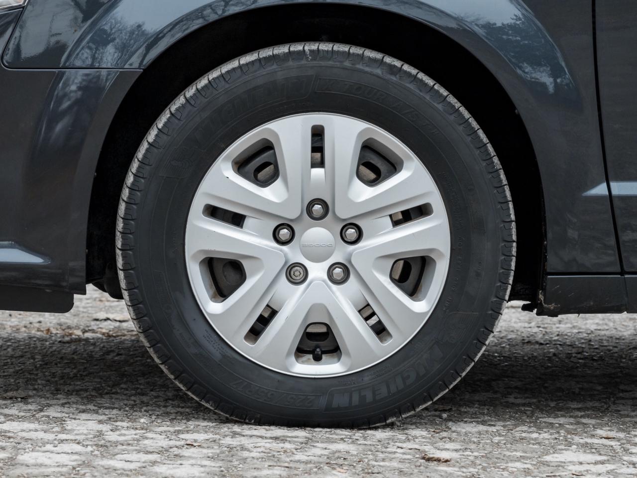 2014 Dodge Grand Caravan 4dr Wgn SE   ONE OWNER   SAFETY CERTIFIED \ LOW KM Photo3