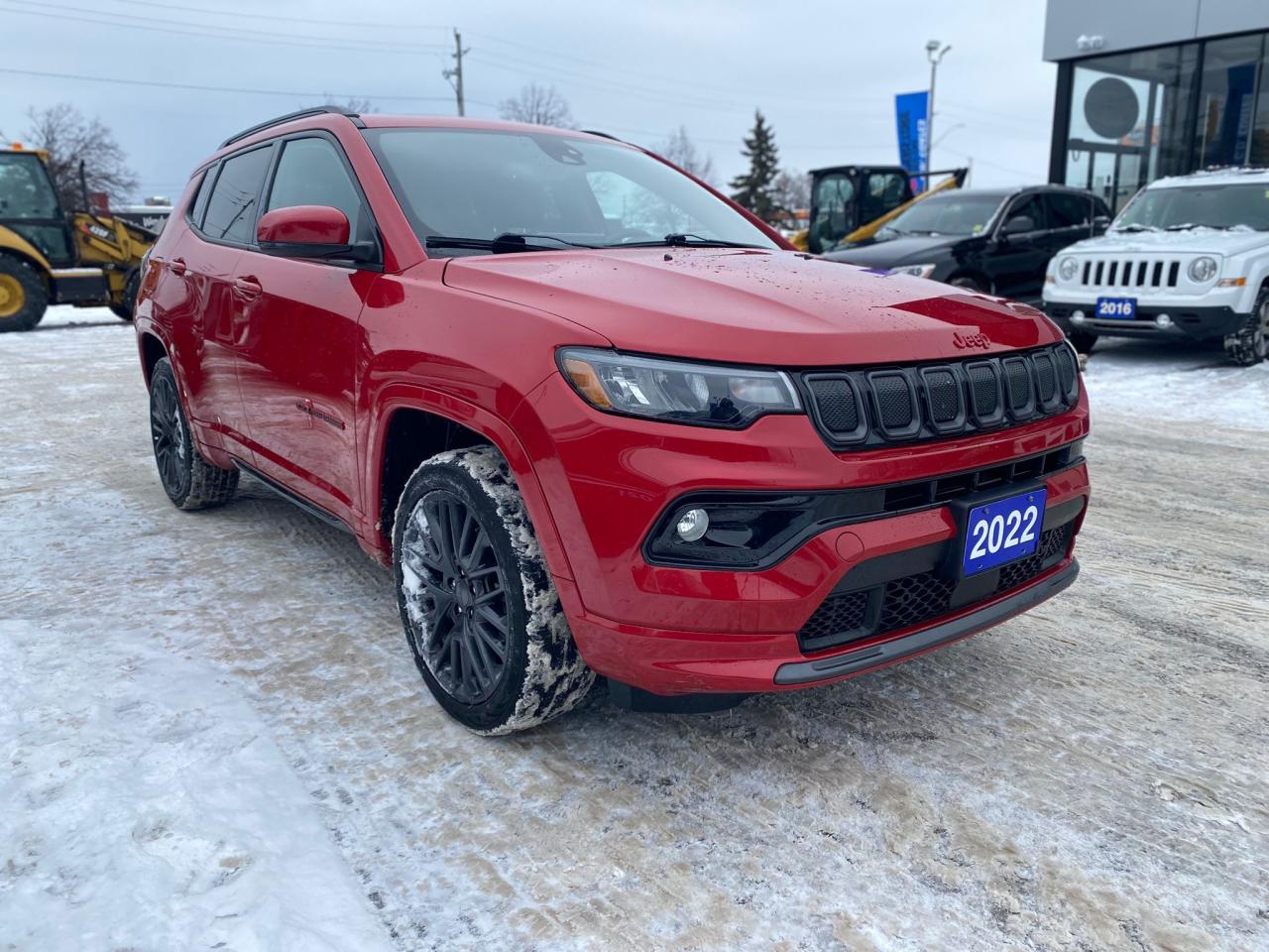2022 Jeep Compass (RED) Edition 4x4 ~Heated Leather ~Cam ~Pano Roof Photo4