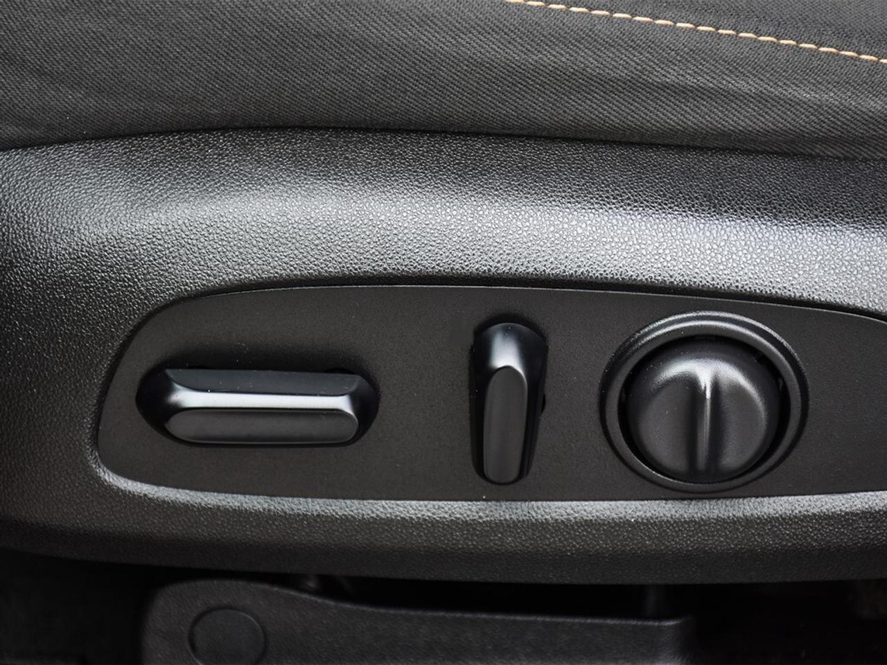 2019 Chevrolet Traverse LT AWD ~Heated Seats ~Camera ~Bluetooth ~Alloys Photo