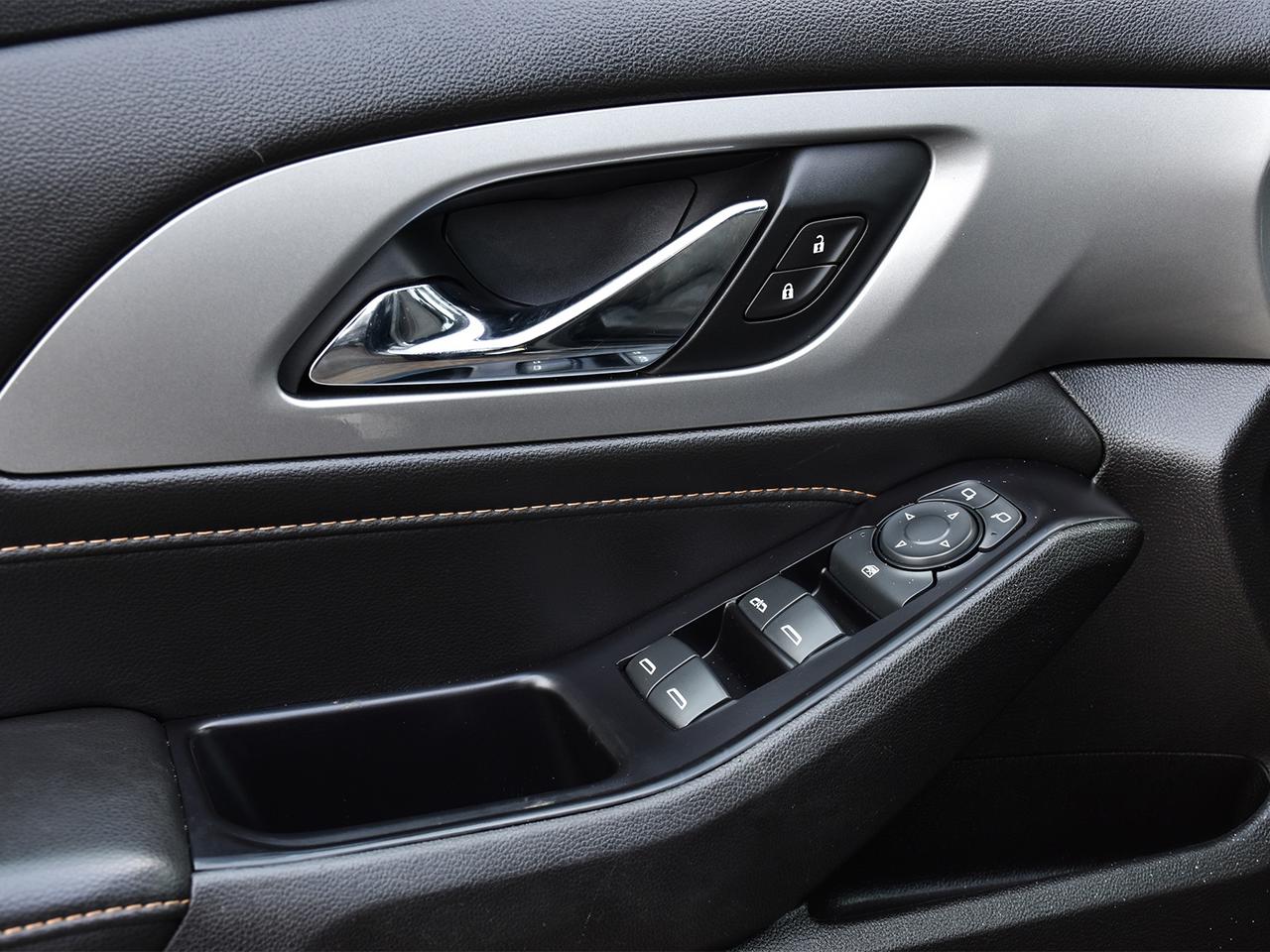 2019 Chevrolet Traverse LT AWD ~Heated Seats ~Camera ~Bluetooth ~Alloys Photo