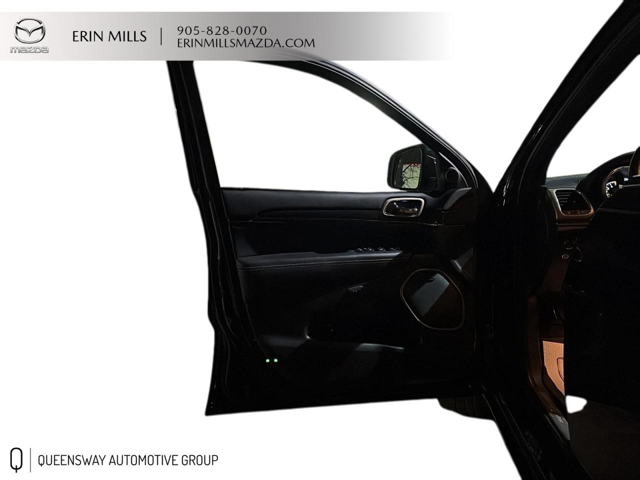 2017 Jeep Grand Cherokee Overland Photo