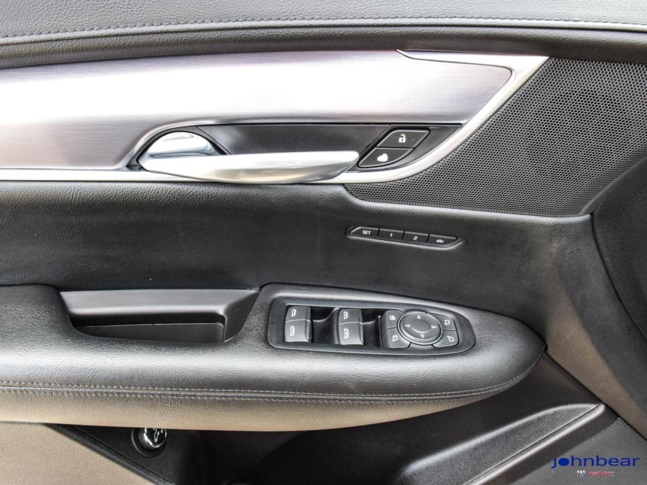 2017 Cadillac XT5 Luxury AWD Photo