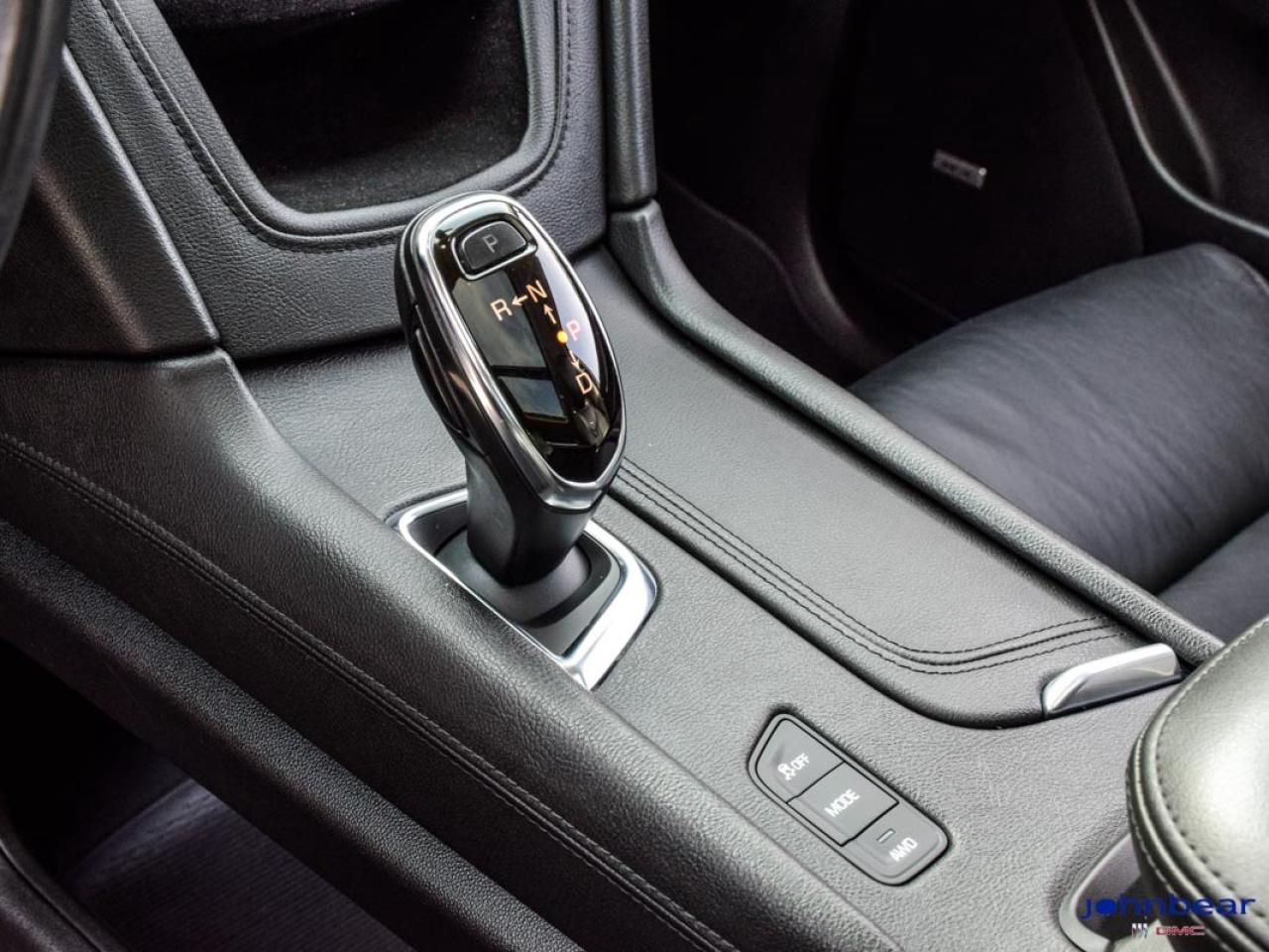 2017 Cadillac XT5 Luxury AWD Photo