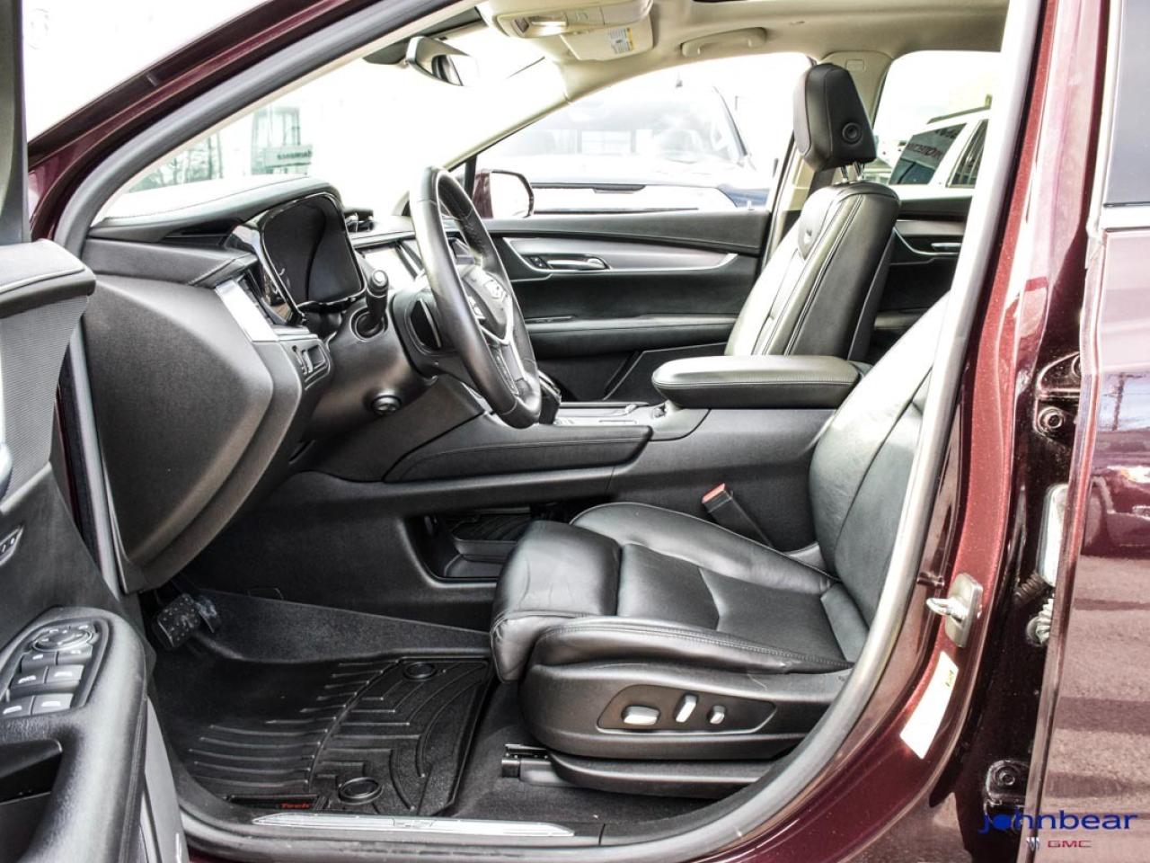 2017 Cadillac XT5 Luxury AWD Photo