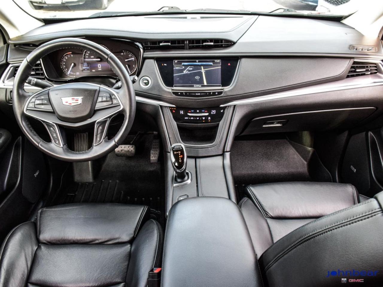 2017 Cadillac XT5 Luxury AWD Photo