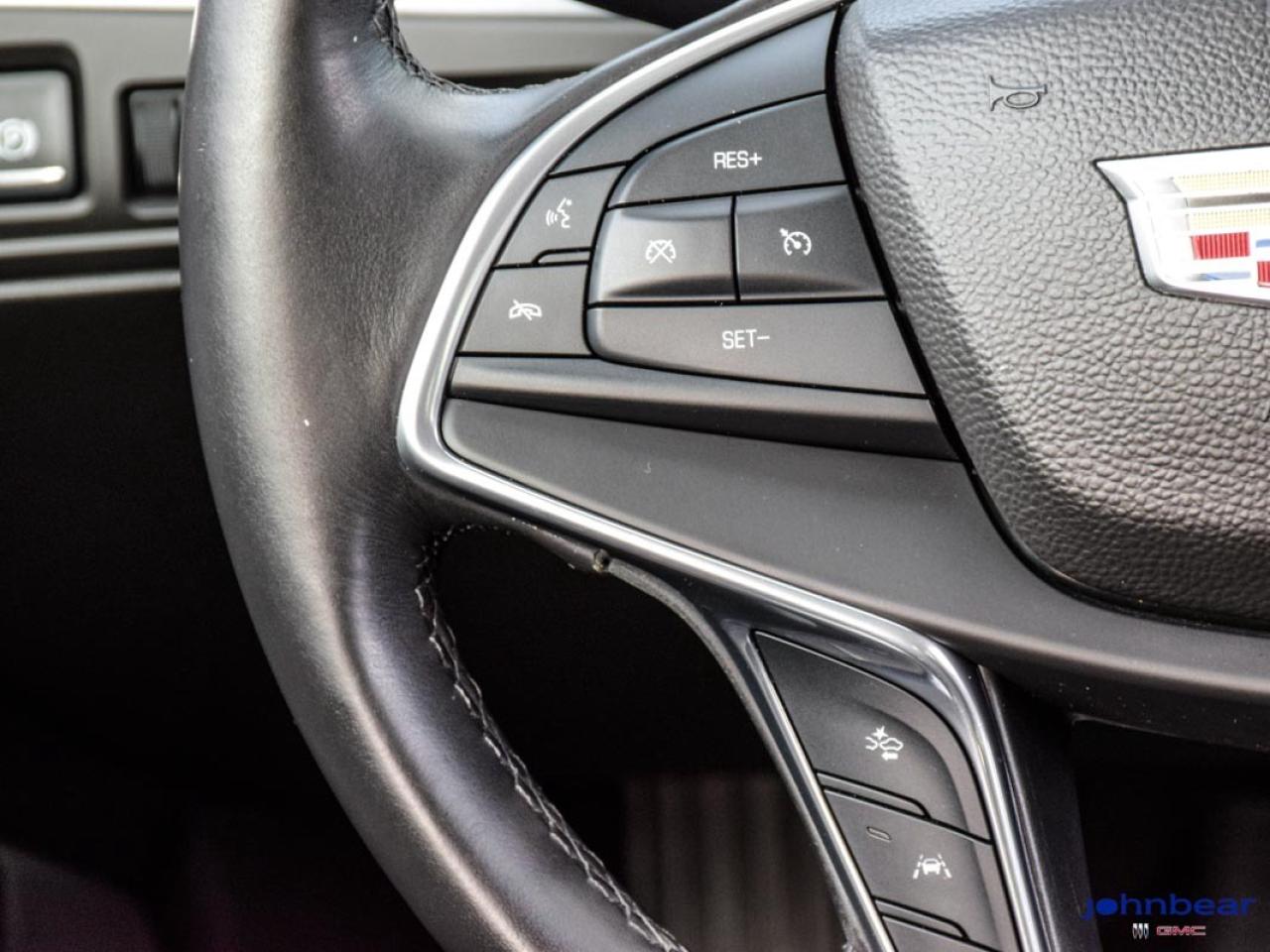 2017 Cadillac XT5 Luxury AWD Photo