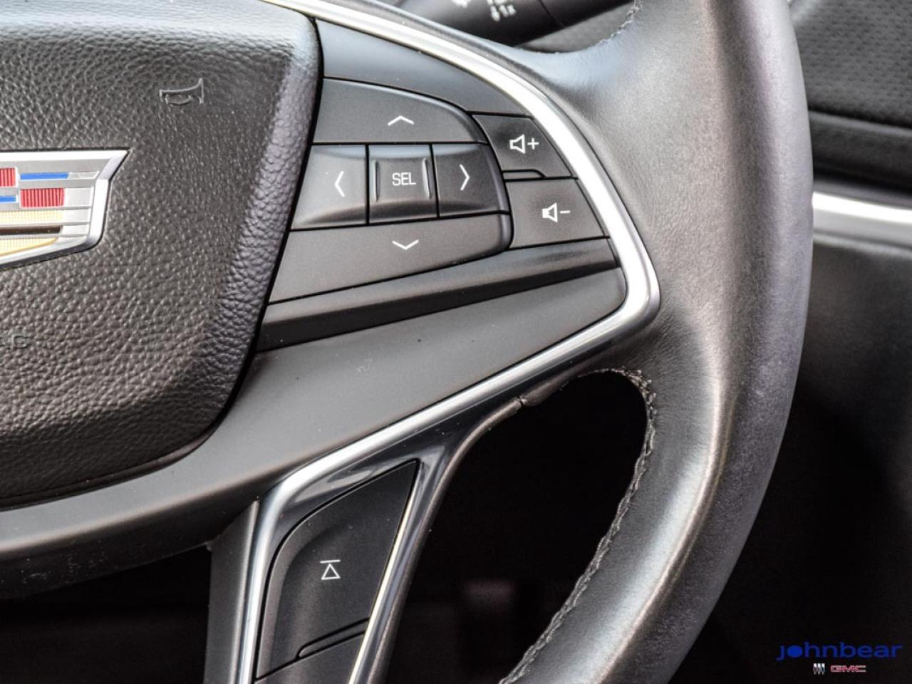 2017 Cadillac XT5 Luxury AWD Photo