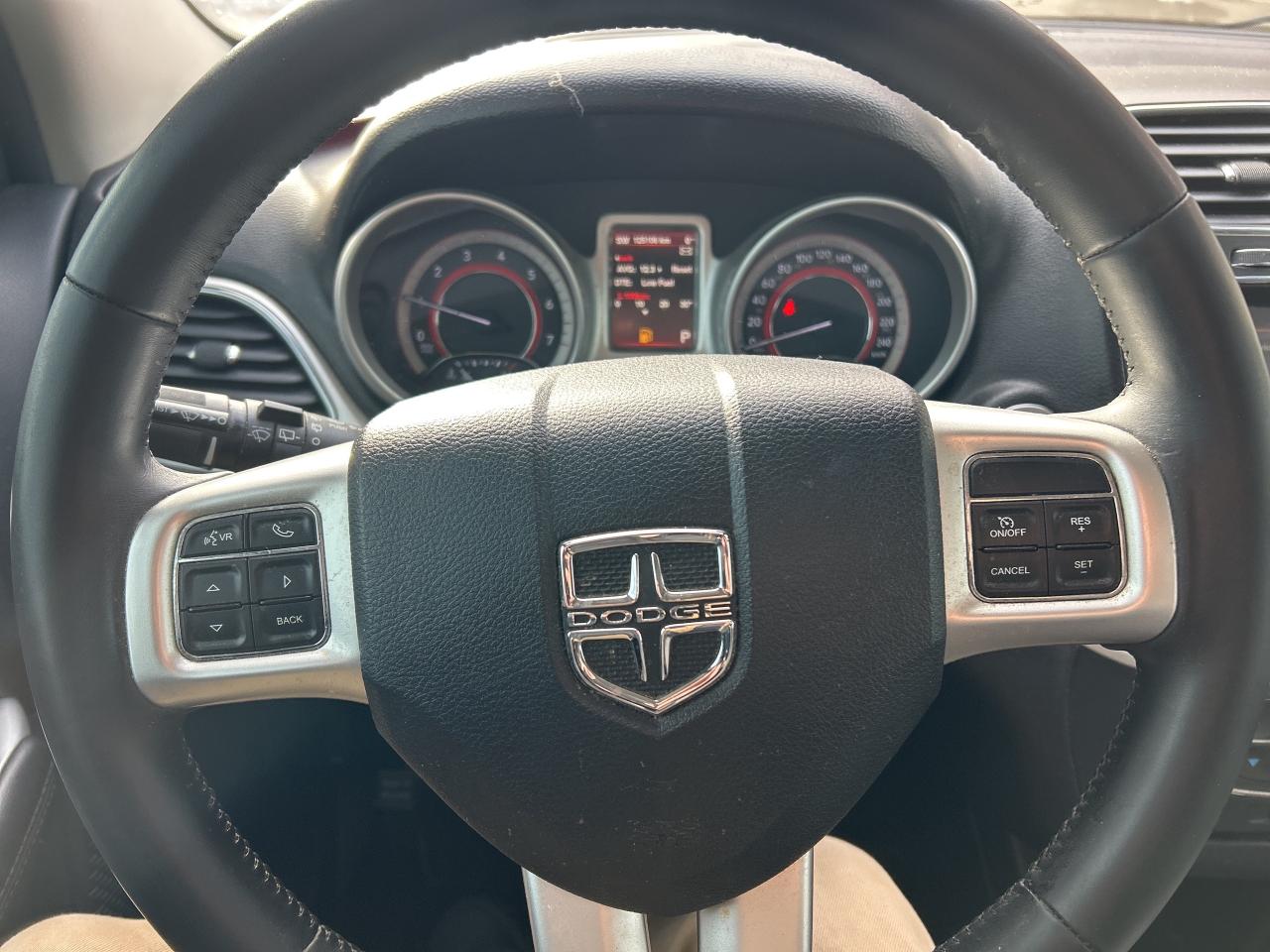 2016 Dodge Journey SXT, 5 PASS, REMOTE START, POWER SEATS! Photo