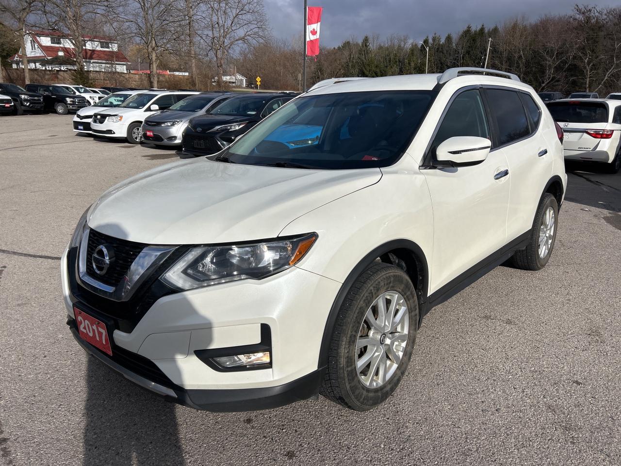 2017 Nissan Rogue SV, REMOTE START, AWD, HEATED SEATS, BACK UP CAM! Photo